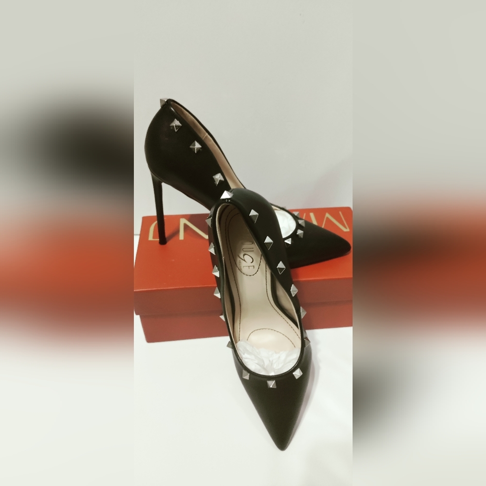 Shoes - Picture 3 of 6
